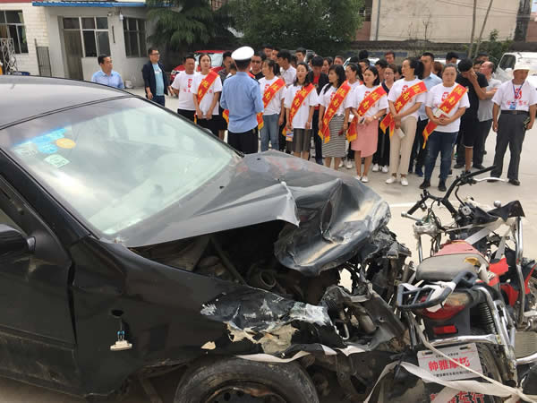 隴南駕校文明交通進駕?！拔鍌€一”活動