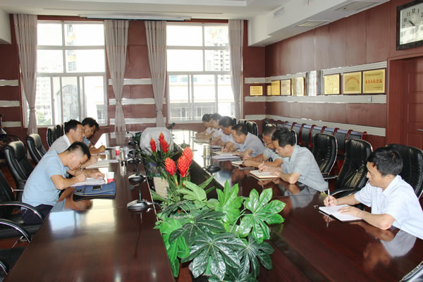 市交通運(yùn)輸局黨組書記、局長馬潤同志對隴運(yùn)集團(tuán)公司全面從嚴(yán)治黨及黨風(fēng)廉政建設(shè)進(jìn)行專題調(diào)研