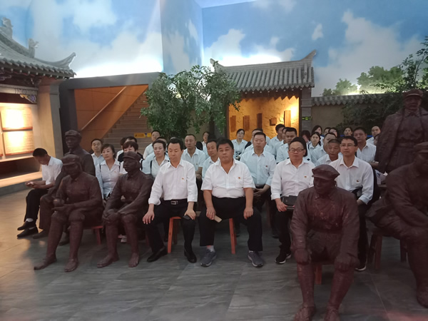 隴運(yùn)集團(tuán)公司黨委開(kāi)展“不忘初心、牢記使命”紀(jì)念建黨98周年主題黨日活動(dòng)