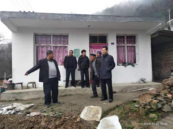 隴運(yùn)集團(tuán)公司開展“解難題、辦實(shí)事、送溫暖”主題黨日活動(dòng)