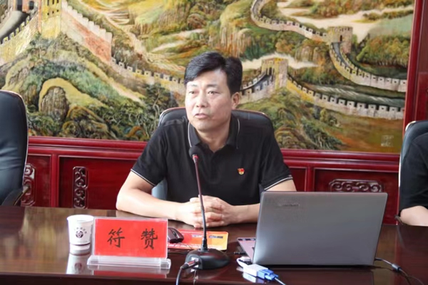 市政府國(guó)資委黨委委員、副主任符贊到隴運(yùn)集團(tuán)公司開展講授 黨紀(jì)學(xué)習(xí)教育專題 黨課暨“七一”慰問活動(dòng)