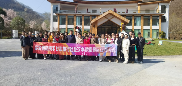 隴運集團(tuán)潤華旅游客運公司  晟游天下旅行社與隴南裕河大景區(qū)簽署旅游市場戰(zhàn)略合作協(xié)議